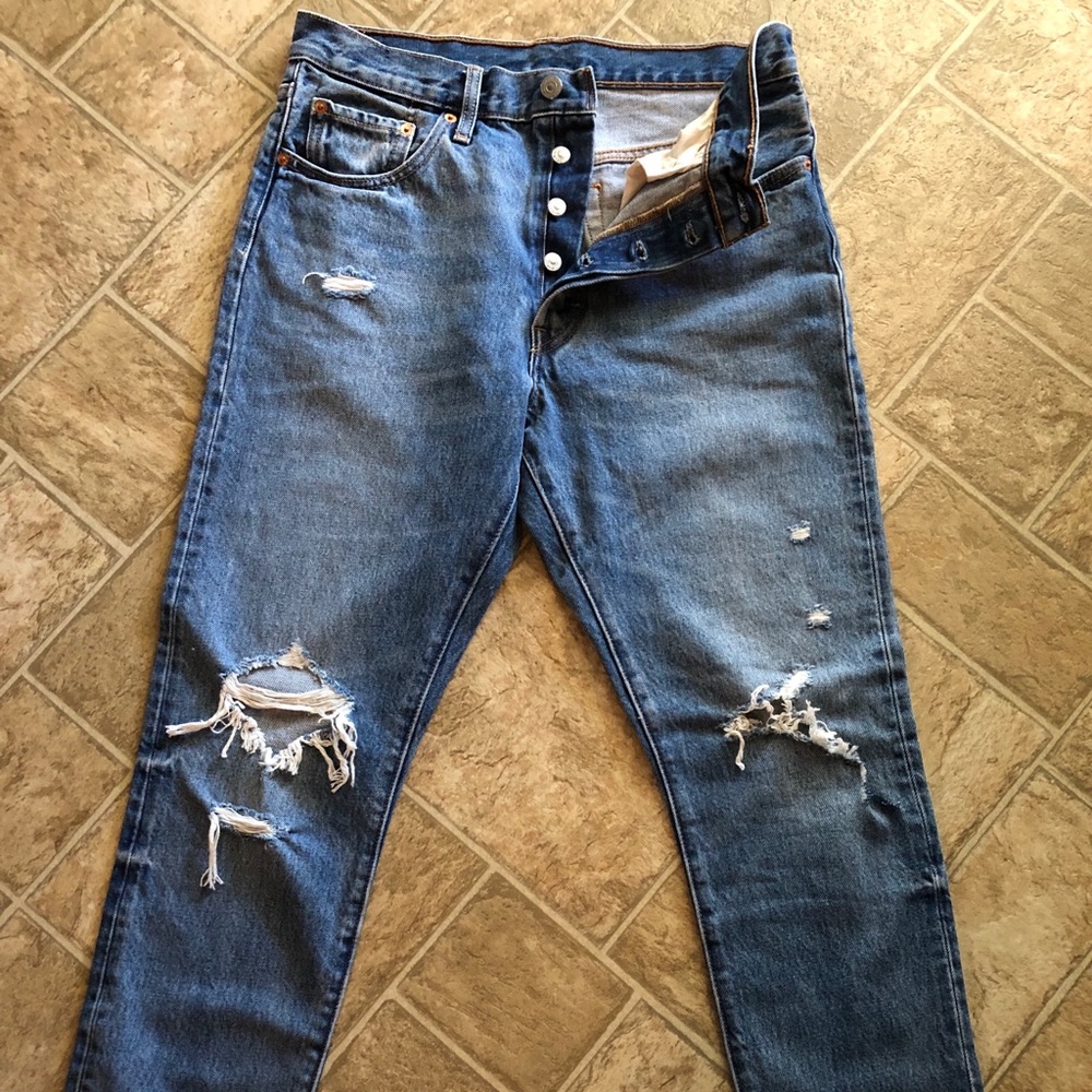 LEVI’S 501 S JEANS !!!! High waisted